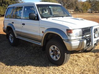 Mitsubishi%20Pajero%202_8%20TDi%20-%20White%20-%201996%20ID2621492%20_4.jpg