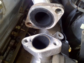 EGR gaskets sizes (small - bottom and large - top).jpg