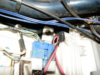 Micro switch to switch off the leds when I close the cubbyhole