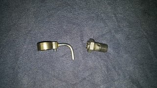 Oil squirters &amp; anti-drip bolt